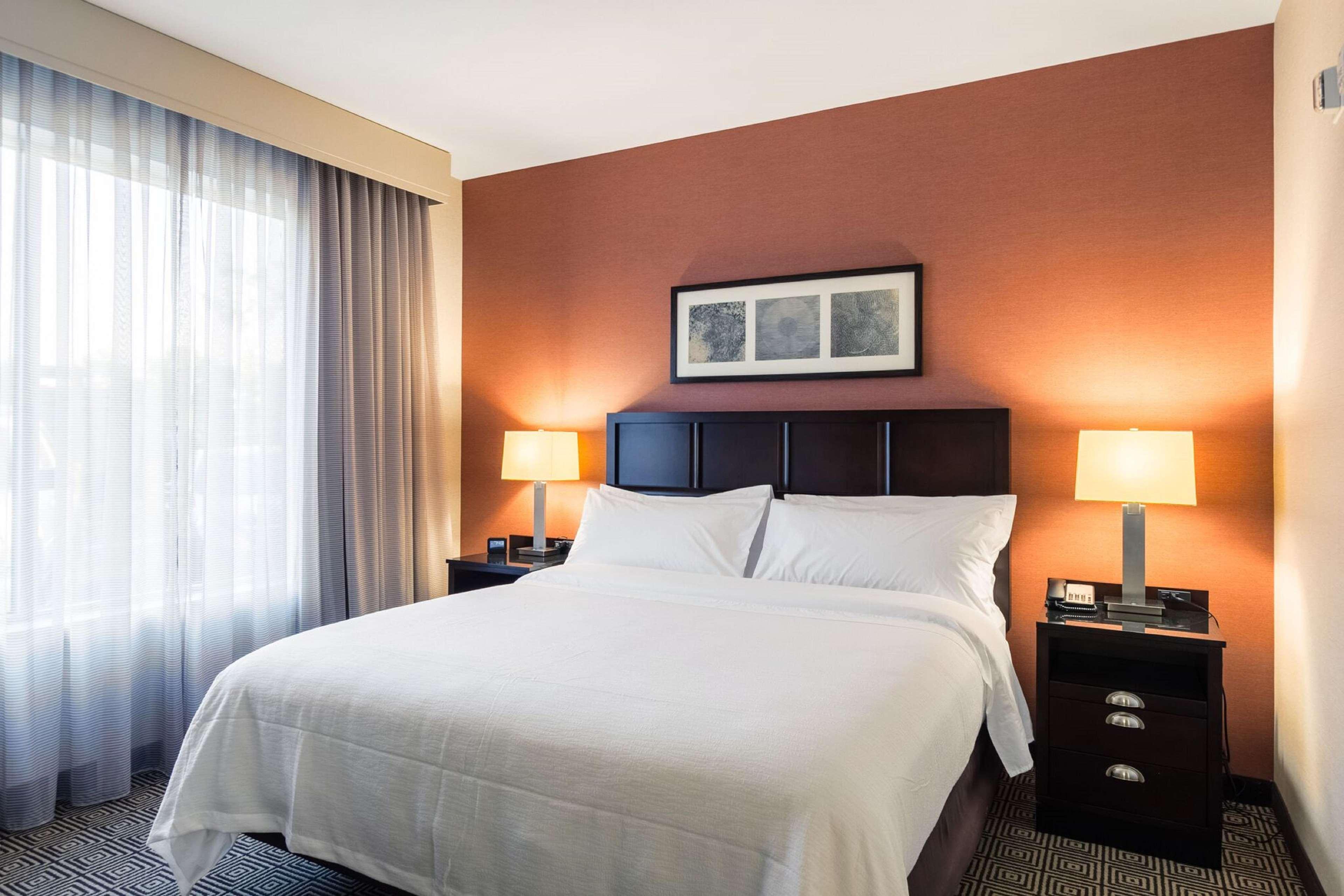 Embassy Suites By Hilton Newark Airport Elizabeth Exterior foto