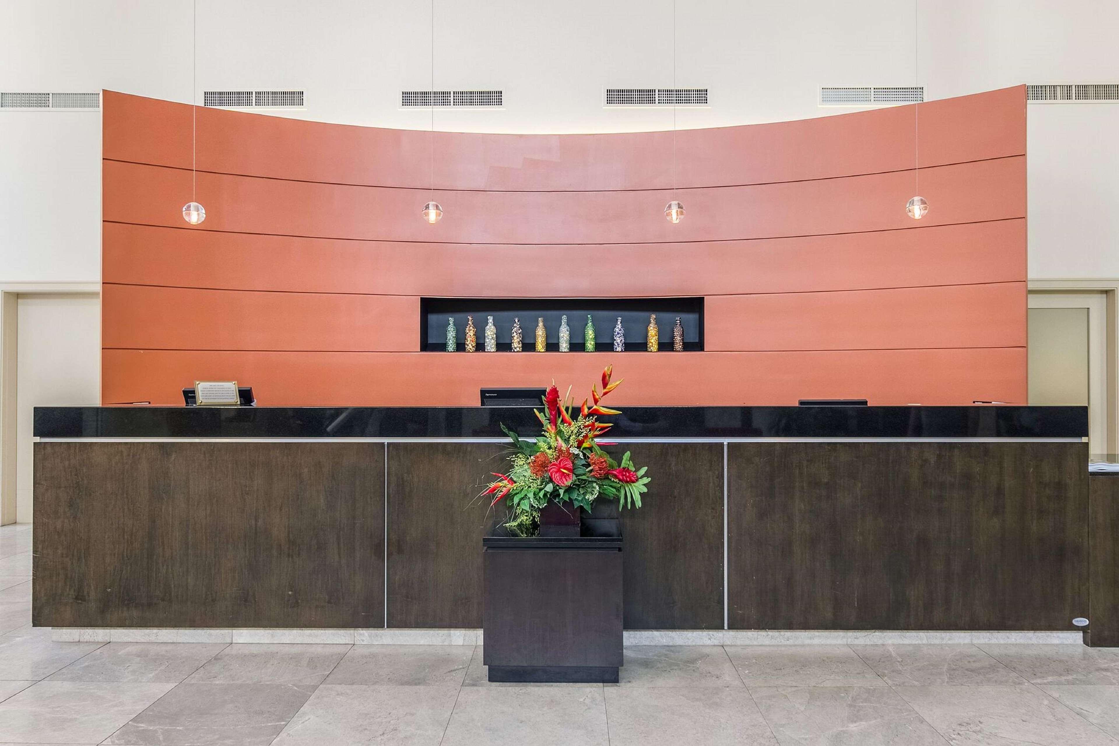Embassy Suites By Hilton Newark Airport Elizabeth Exterior foto