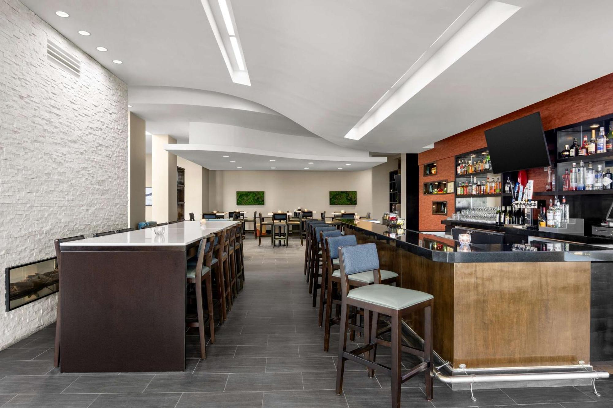 Embassy Suites By Hilton Newark Airport Elizabeth Exterior foto